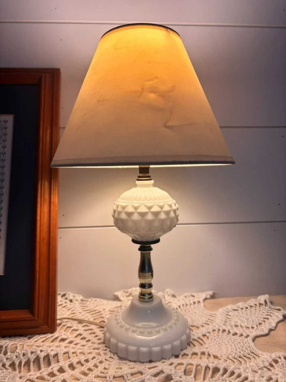 VTG Milk Glass Boudoir Lamp Diamond Point Hobnail Pattern Electric Accent Light
